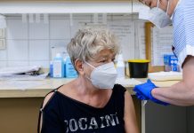 Józsefváros pénzzel támogatja azokat a rászorulókat, akik beoltatják magukat a koronavírus ellen