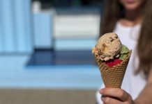 Csinos is, finom is, formabontó is – megnyílt Magyarország első készpénzmentes fagyizója