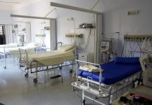 Egy év alatt 17 ezer egészségügyi szakdolgozóval lett kevesebb