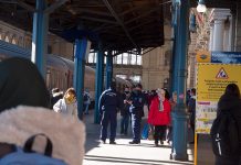 Szolidaritási jeggyel, díjmentesen utazhatnak az ukrajnai menekültek