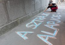 Megfenyegették a tiltakozó pedagógusokat, hogy kirúgják őket