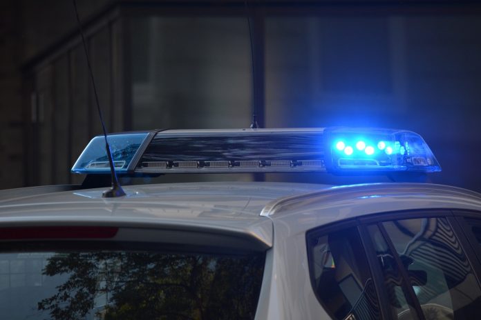 Rendőrség autója kék villogóval
