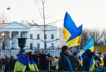 Joe Bident tájékoztatták, kinek a rakétája csapódott be Lengyelországban